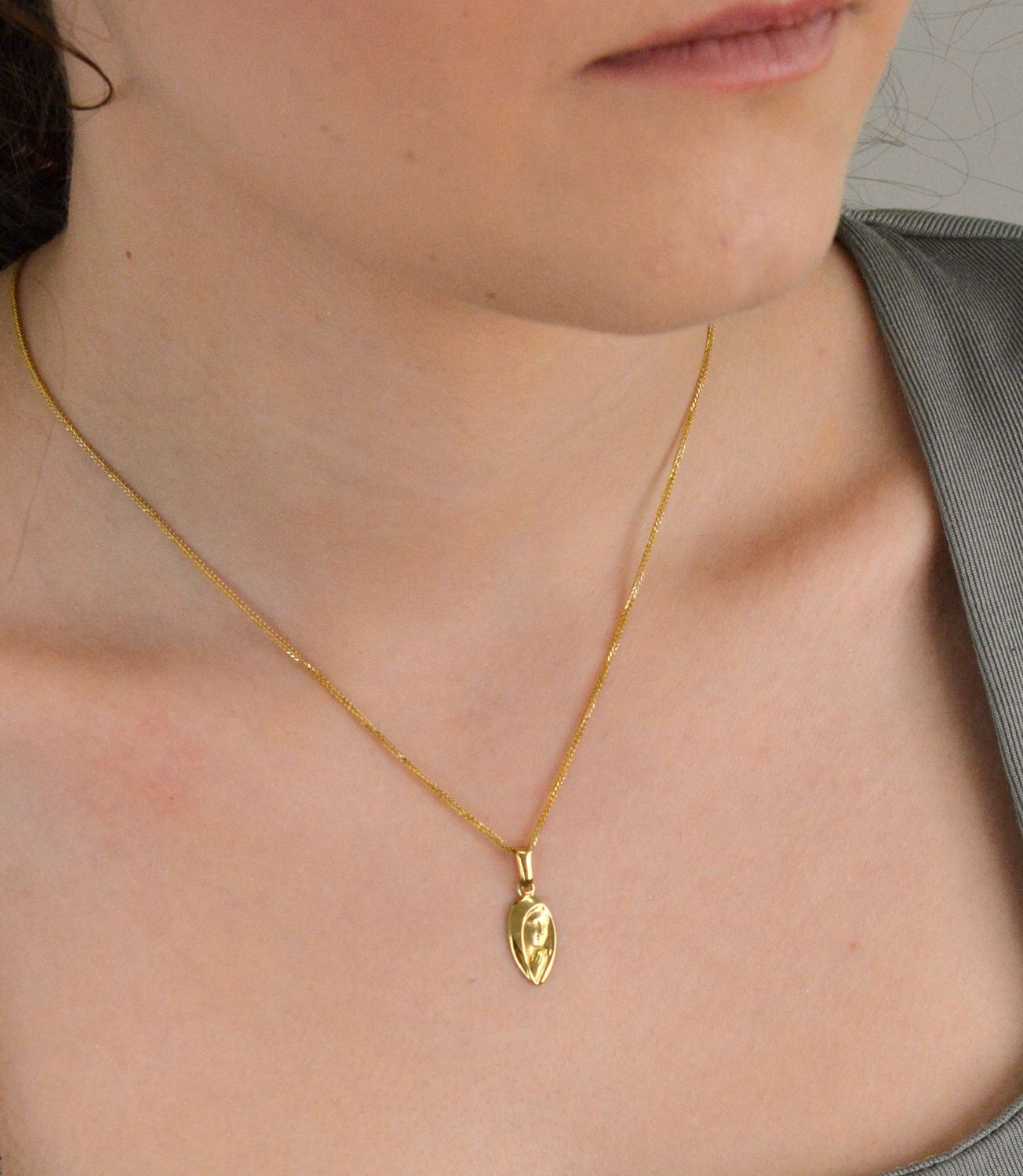 Złota zawieszka medalik ZA 426B 333 ✅ Medalik będący wspaniałą pamiątką i prezentem z okazji ✅.jpg